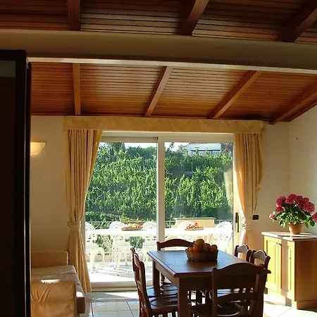 Aparthotel Rosalia Barano dʼIschia